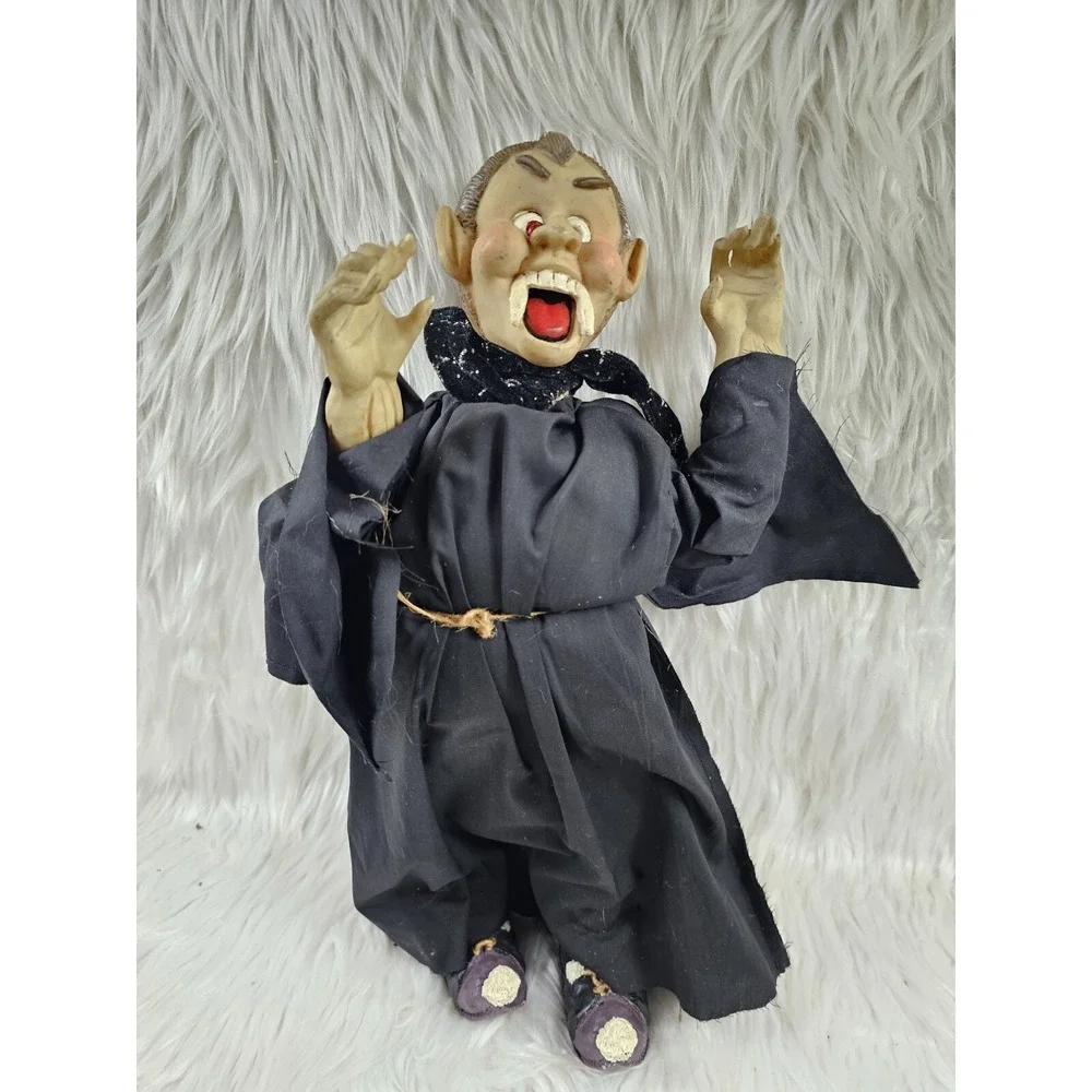 Super Cool Vintage Dracula Vampire 16